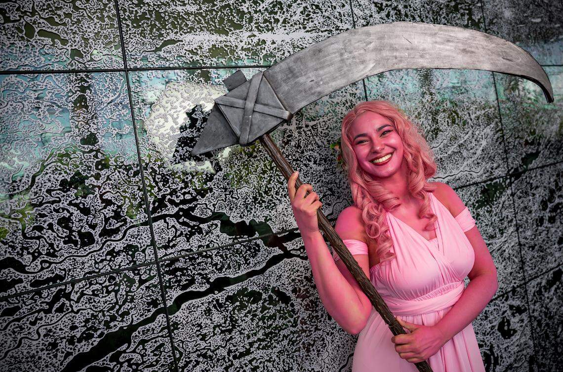 Ari Martinez cosplays as Persephone from 'Lore Olympus.'