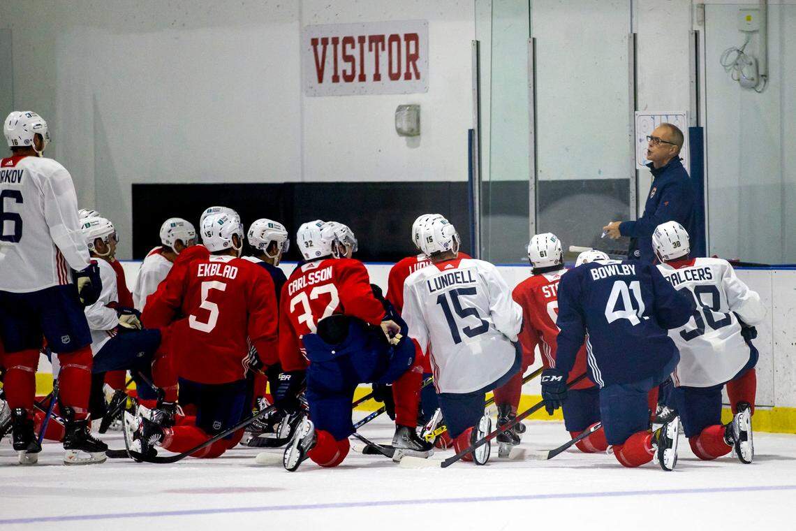 Florida Panthers head coach Paul Maurice speaks to players during 2022-23 Training Camp presented by Baptist Health at the Panthers IceDen in Coral Springs, Florida, on Thursday, September 22, 2022.