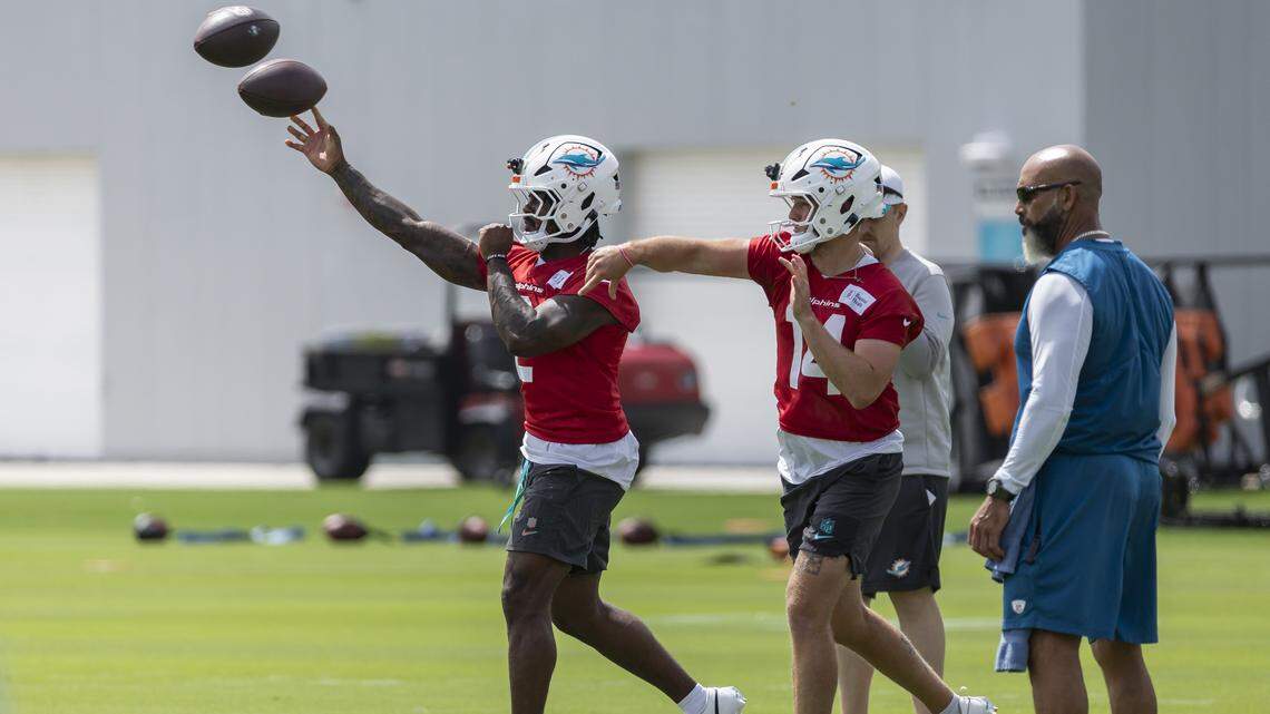 Dolphins offense continues to look out of sync, and other observations