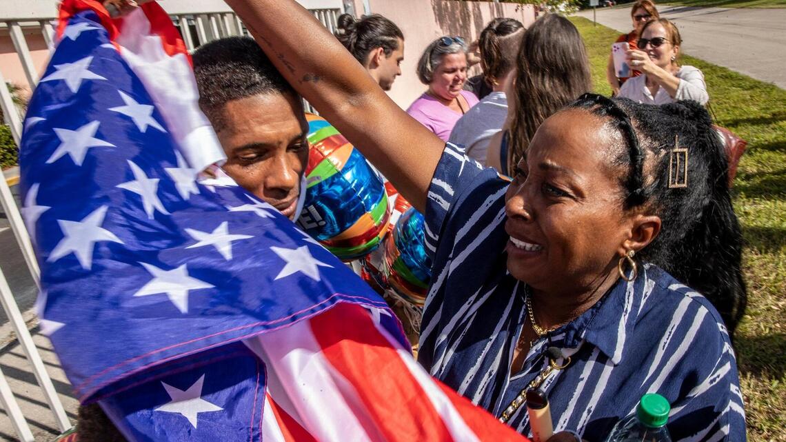 Feds free Cubans in Miami after ICE leaked their information | Miami Herald