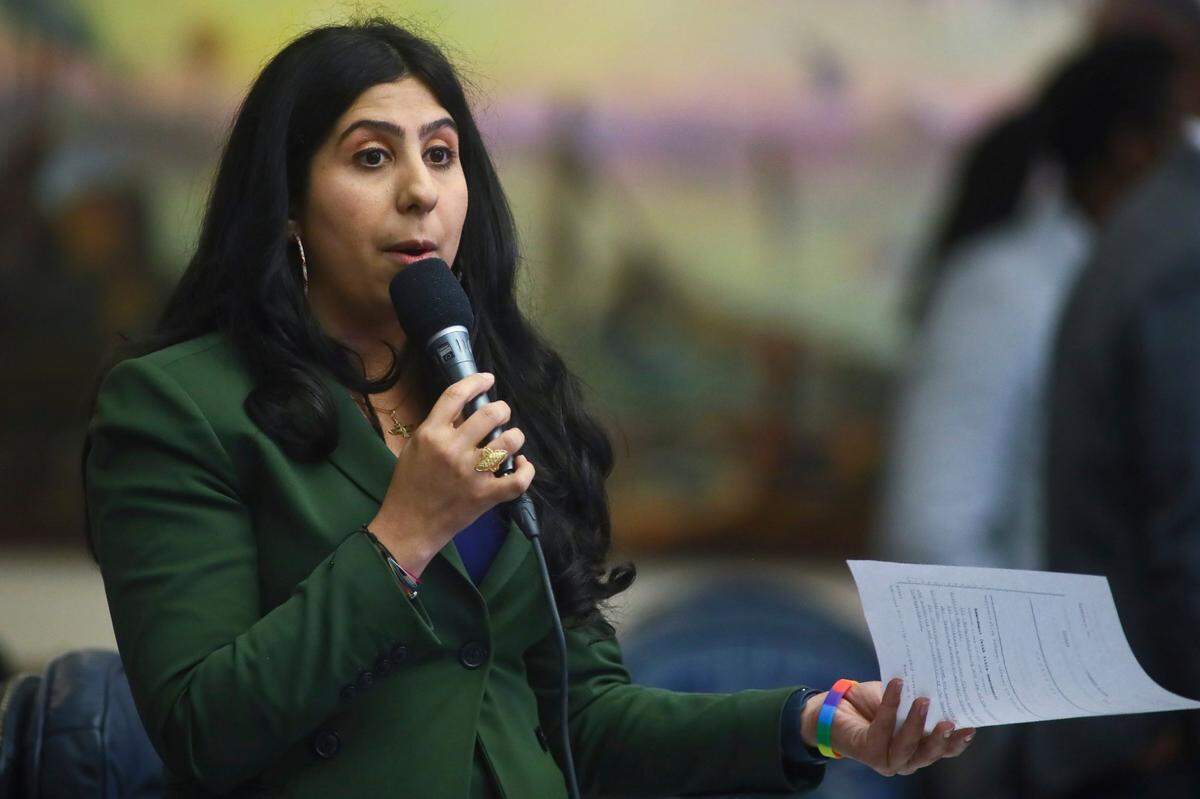 A la representante Anna V. Eskamani, demócrata de Orlando, le gustaría ver una 'prohibición total' de que el dinero de los contribuyentes se use para la promoción de centros de embarazos en crisis a través de la televisión, la radio y las vallas publicitarias.