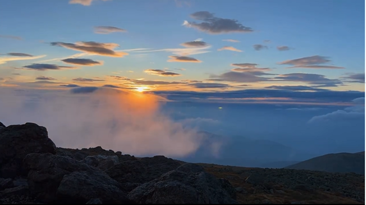 A 72-year-old Virginia man died while hiking Mount Washington in New Hampshire, investigators say.