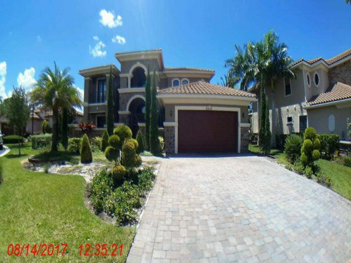 A 2017 picture of the Parkland house of Patsy and Christine Truglia. It’s among the goods and cash Patsy Truglia lost in forfeiture in addition to his federal prison sentence for health care fraud.