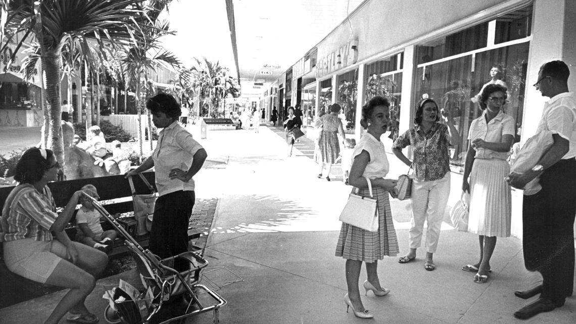 How three South Florida malls changed the way we shop. Take a look