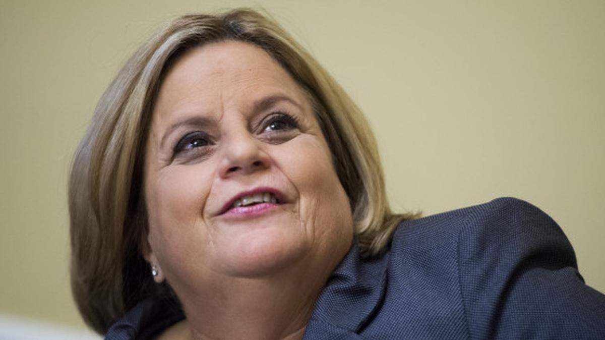 Miami U.S. Rep. Ileana Ros-Lehtinen decided to relinquish her seat in Congress after a political career of more than three decades.