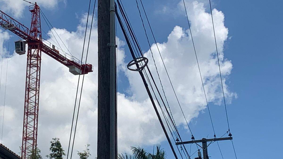 Aunque no se produjeron en los lugares que se muestran aquí, trabajos de construcción y en tendidos eléctricos fueron el escenario de muertes en el lugar de trabajo en 2023 en el sur de la Florida.