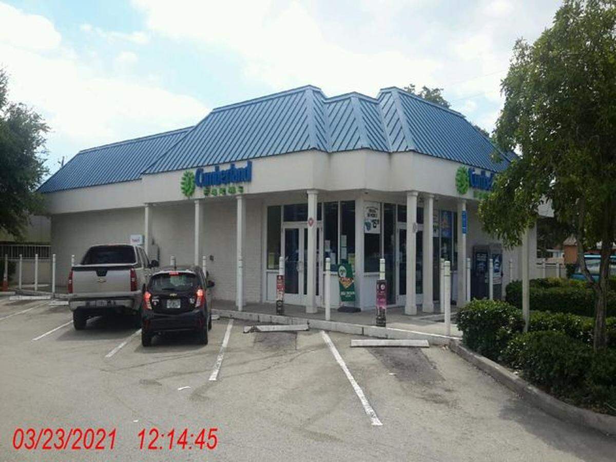 Cumberland Farms, 2526 Sheridan St., Hollywood.