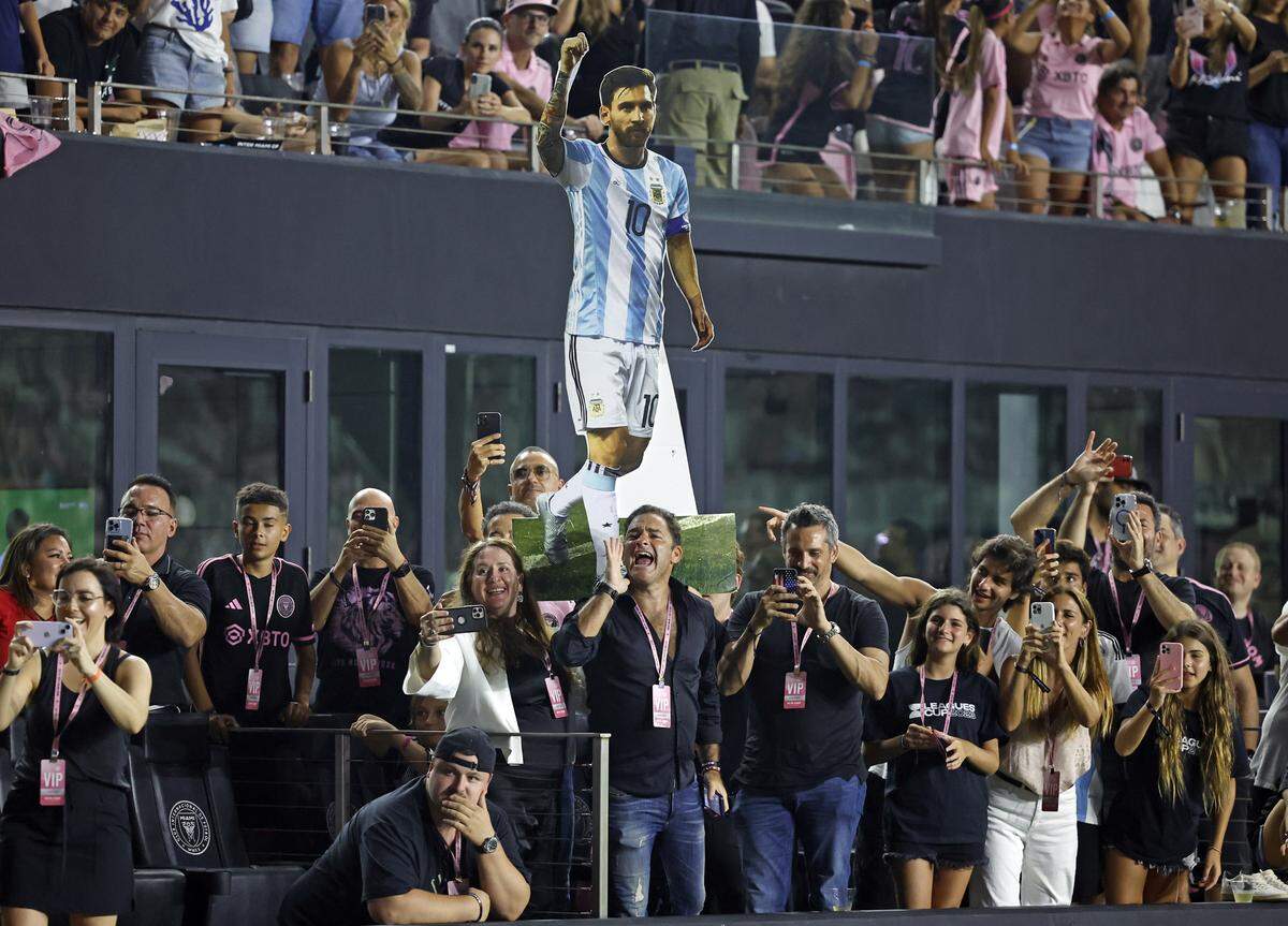 Fans of Inter Miami Lionel Messi show their support during the game against Atlanta United of a Leagues Cup group stage match at DRV PNK Stadium in Fort Lauderdale, Fla. on Tuesday, July 25, 2023.