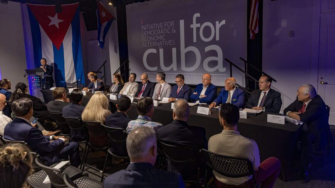 Experts at Miami forum propose ways to help Cuban economy in post-communist era