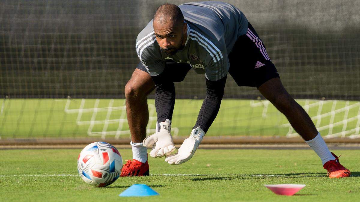 El Inter Miami firmó al portero francés Clément Diop con un contrato para la temporada 2022, con una opción para renovar en el 2023.