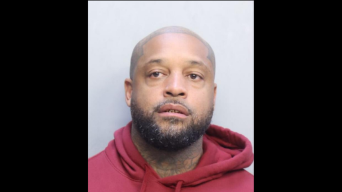Miami Gardens police and U.S. Marshals have been looking since Sept. 26, 2025, for Yalanski Dawkins, who is accused of murdering Antonio Fannin; a $5,000 reward is offered.