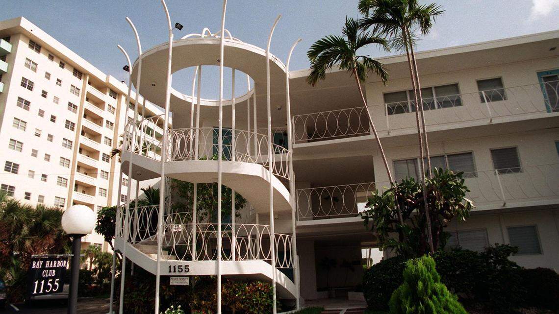 The outdoor Bird's Nest stairwell at the Bay Harbor Club as seen in 1999.