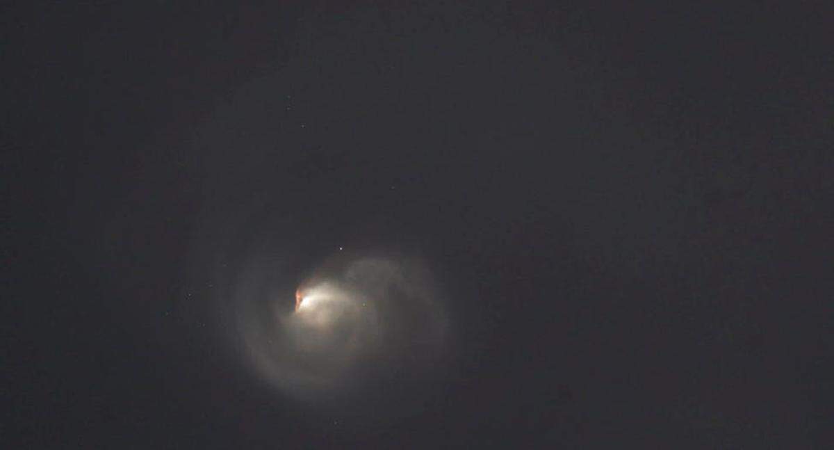 Debris from Starship Space X mega rocket moves through the atmosphere as seen from Corkscrew Swamp Sanctuary in Collier County on Thursday, March 6, 2025.