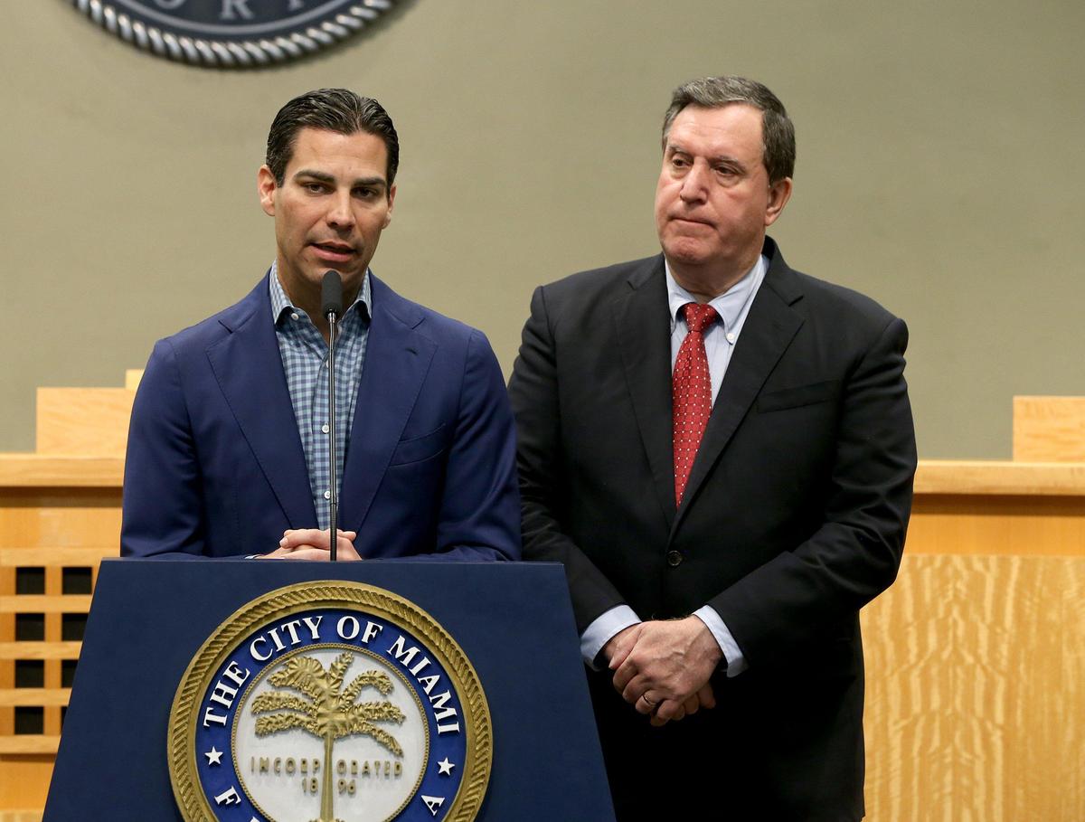 Francis Suárez, alcalde de Miami, y el comisionado Joe Carollo convocaron una conferencia de prensa en el ayuntamiento de la ciudad, este miércoles, donde hablaron sobre las medidas que tomará el gobierno para prepararse ante el coronavirus, incluyendo el aplazamiento del Ultra Music Festival, programado para el fin de semana del 20 al 22 de marzo.