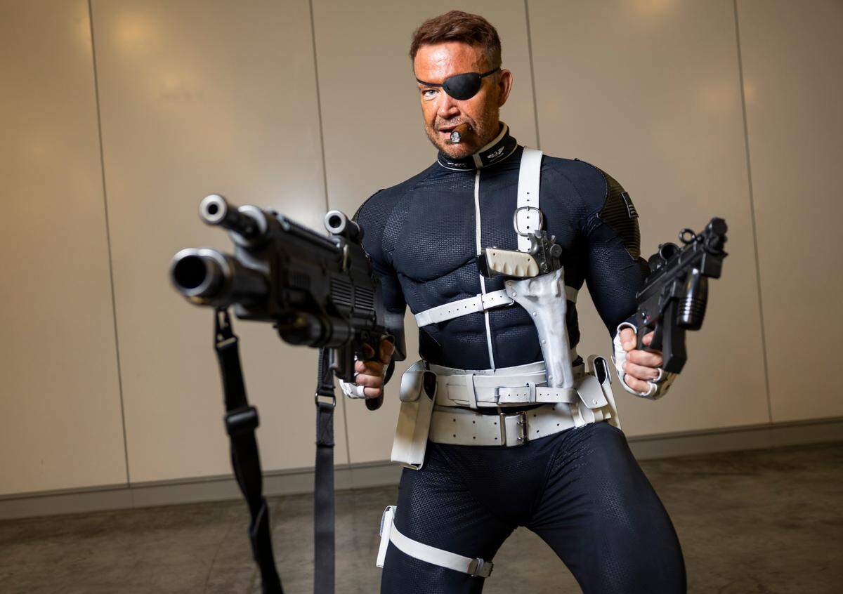 Carlos Junco cosplays as Nick Fury from the Marvel universe.