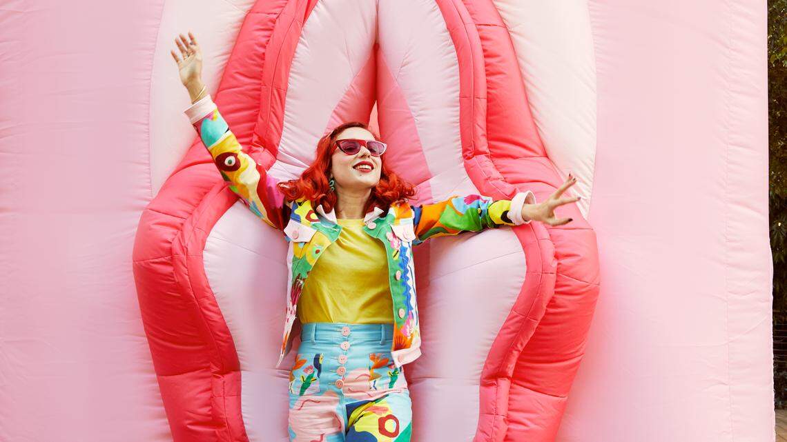 An inflatable vagina? Yes, that is what you are looking at.