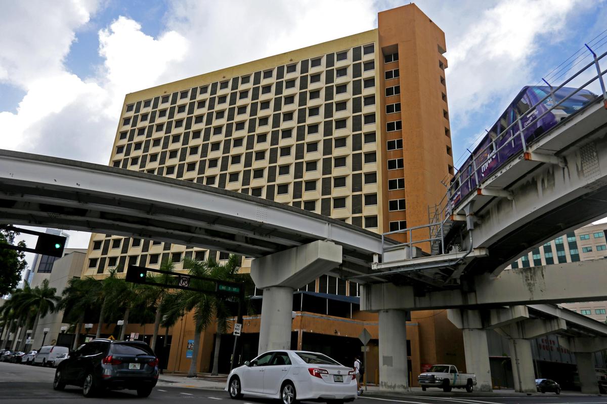 Harry Cain Tower in downtown Miami opened in 1984.