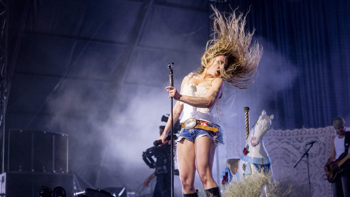 Slayyyter’s Packed Coachella Set Has Everyone Asking the Same Question: Is ...
