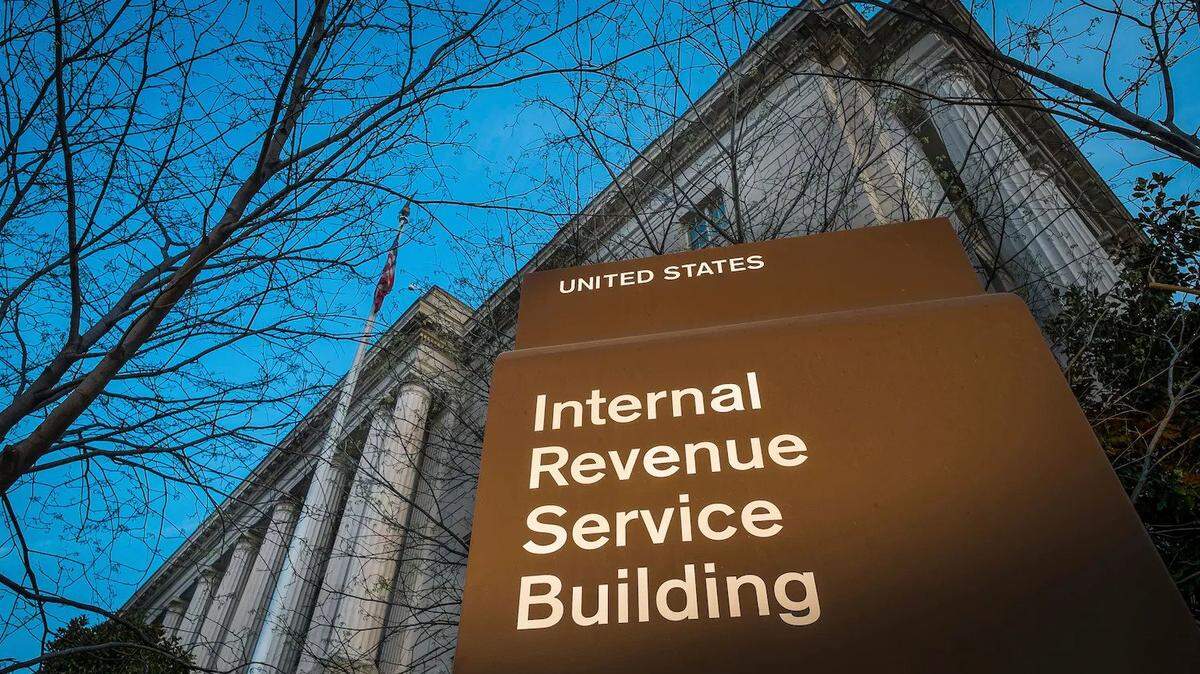 A husband and wife from Florida are accused of tax fraud by filing 227 false claims with the IRS seeking $2.9 billion in refunds.