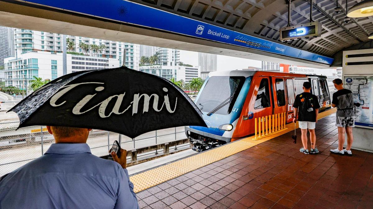 Commuters wait to board the Miami-Dade County Metromover in downtown Miami on Tuesday, June 3, 2025. A county proposal to extend Metromover to South Beach faces opposition from elected leaders in Miami Beach, but advocates of the project produced a survey showing Miami Beach residents support the idea.