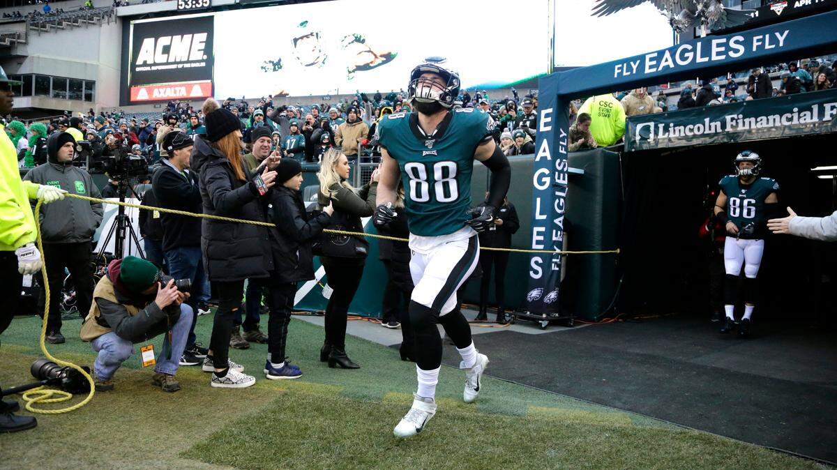 Philadelphia Eagles tight end Dallas Goedert takes the field for warmups prior to an NFL wild-card playoff football game against the Seattle Seahawks, Sunday, Jan. 5, 2020, in Philadelphia. The Seahawks won 17-9.