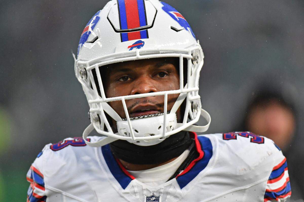 Nov 26, 2023; Philadelphia, Pennsylvania, USA; Buffalo Bills cornerback Siran Neal (33) against the Philadelphia Eagles at Lincoln Financial Field. Mandatory Credit: Eric Hartline-USA TODAY Sports