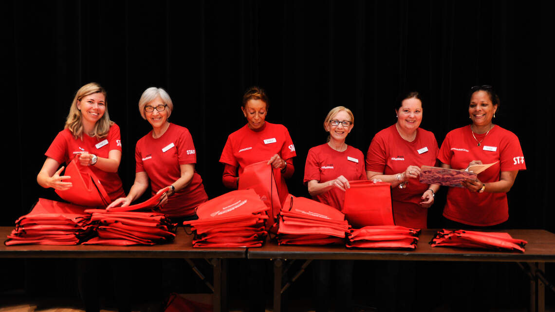 Arsht Center recruiting volunteers — many have found longtime friends in volunteering