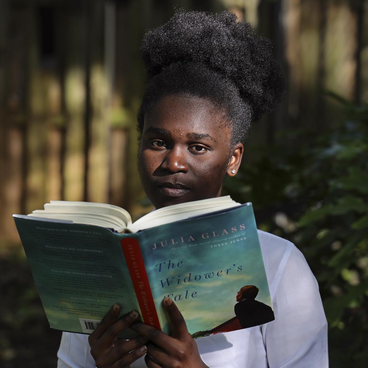 Deandra Joseph, 23, is a first-generation college student and the first in her family to graduate from high school. Her college path is plagued by financial and health setbacks, and she struggled with reading and writing since English was not her first language. Joseph’s goal is to graduate from Miami Dade College and eventually get a degree in biotechnology. She hopes to get some assistance with supplies such as clothes and books.