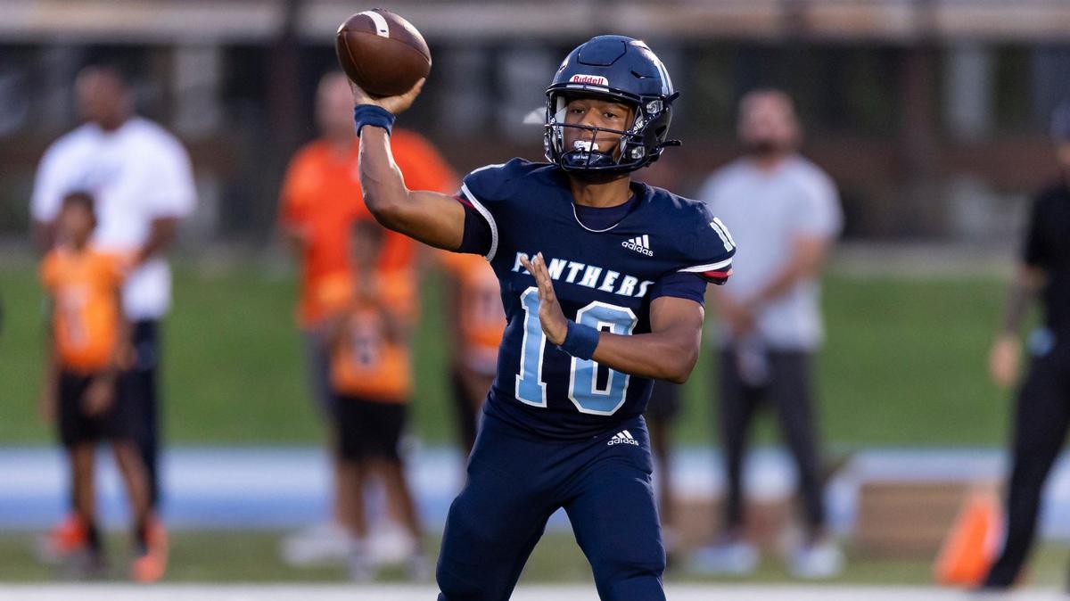 Palmetto Panthers quarterback Andre Bailey (10) throws the ball in the first half of his football game against the Homestead Broncos at Tropical Park on Friday, Aug. 23, 2024, in Miami, Fla.