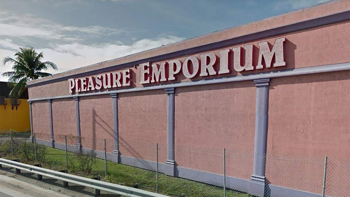 Even though the U.S. Court abolished anti-sodomy laws , undercover Hollywood detectives arrested men who were charged with committing “lascivious” acts.