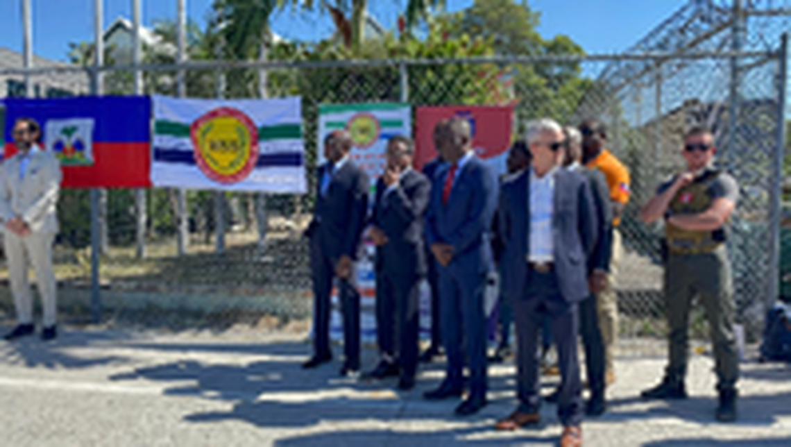A new contingent of police officers from Kenya arrived in Port-au-Prince, Haiti on Saturday, January 18, 2025. Among those at the airport to welcome them were members of the U.S. Embassy, the ruling presidential council and the new secretary of state for public security, Mario Andresol.