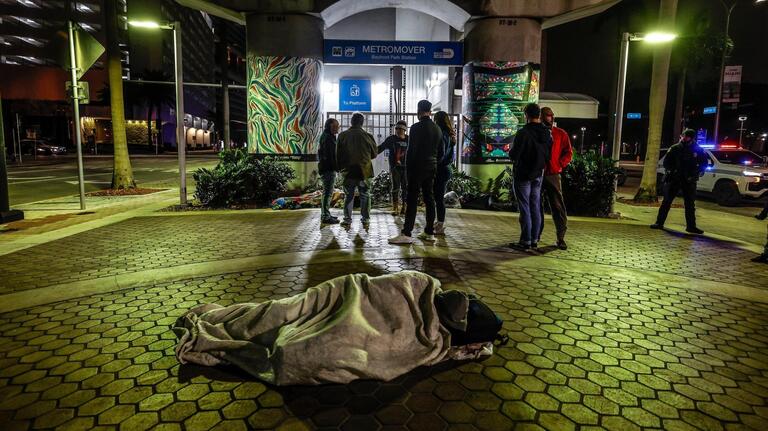 El desamparo aumenta en Estados Unidos, pero en Miami-Dade está bajando