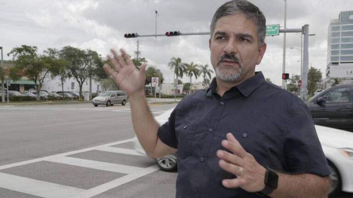 Frank Aira, chief of the county’s Traffic Signals and Signs Division, explains how new “smart” cameras will reduce bottlenecks and improve traffic flow along corridors such as U.S. 1.