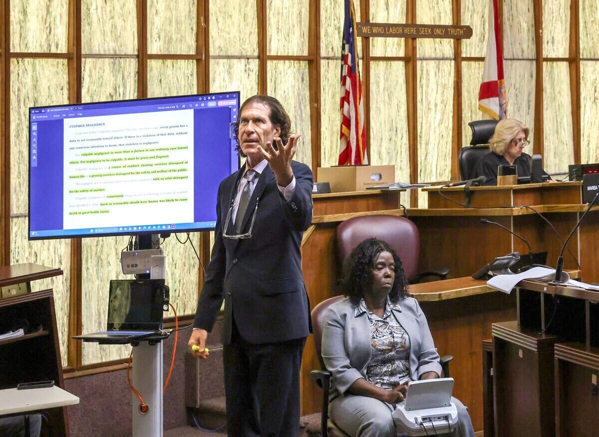 Defense attorney Howard Srebnick delivers his closing arguments on Monday, June 22, 2026, in Courtroom 4-1 at the Richard E. Gerstein Justice Building in Miami, Florida.  Srebnick urged the jury to find George Pino not guilty of manslaughter and vessel homicide charges linked to boat crash that killed Lucy Fernandez.Adams urged the jury to find George Pino guilty of manslaughter and vessel homicide charges linked to boat crash that killed Lucy Fernandez.