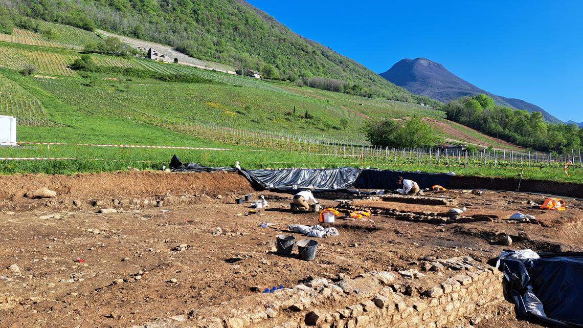 Archaeologists working at a site along an ancient Gallo-Roman road found the structure of a winery.