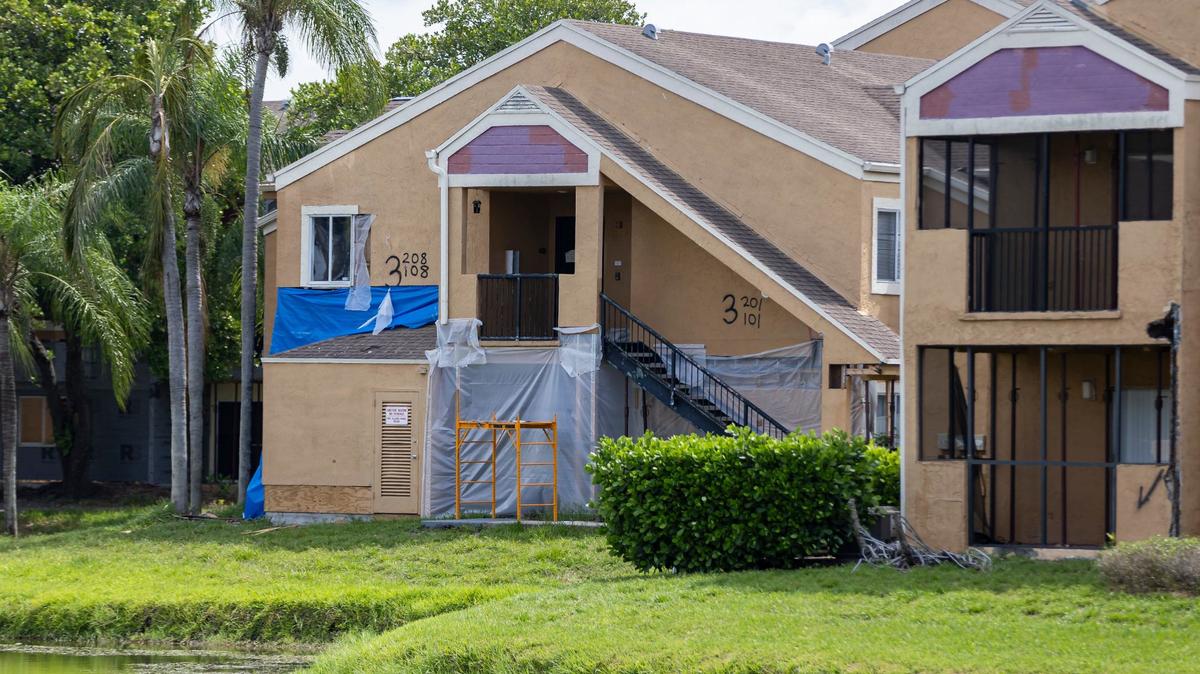 Structural damage can be seen on a condominium building in the Heron Pond complex on Wednesday, Aug. 7, 2024, in Pembroke Pines, Florida. City officials have alerted residents that they must vacate their homes by Aug. 29 after engineers deemed all 304 units spread across 19 buildings in the community unsafe for occupancy.