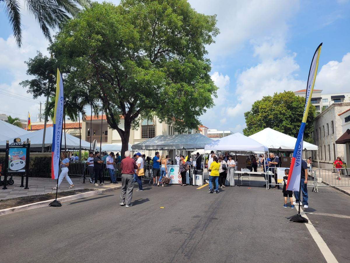 A voting booth in Coral Gables alllowed Colombians in South Florida to vote in their country’s presidential election Sunday.