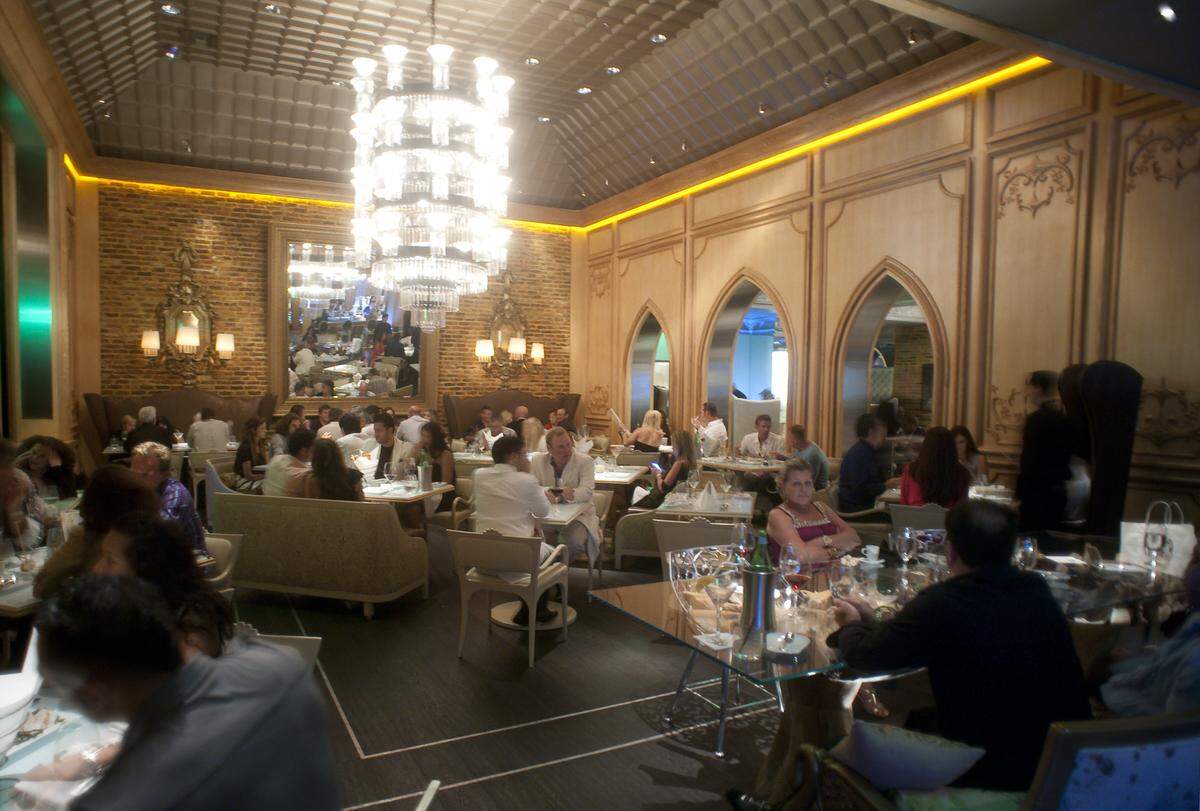 Main Bar area at the Forge Restaurant in Miami Beach on Saturday night, June 12 2010.