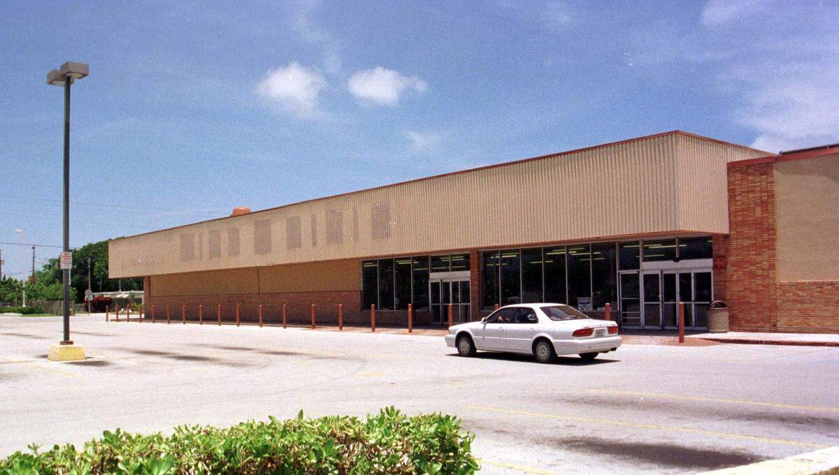 A former WInn-Dixie store being converted to a community center in Marathon in the Florida Keys in 1998.