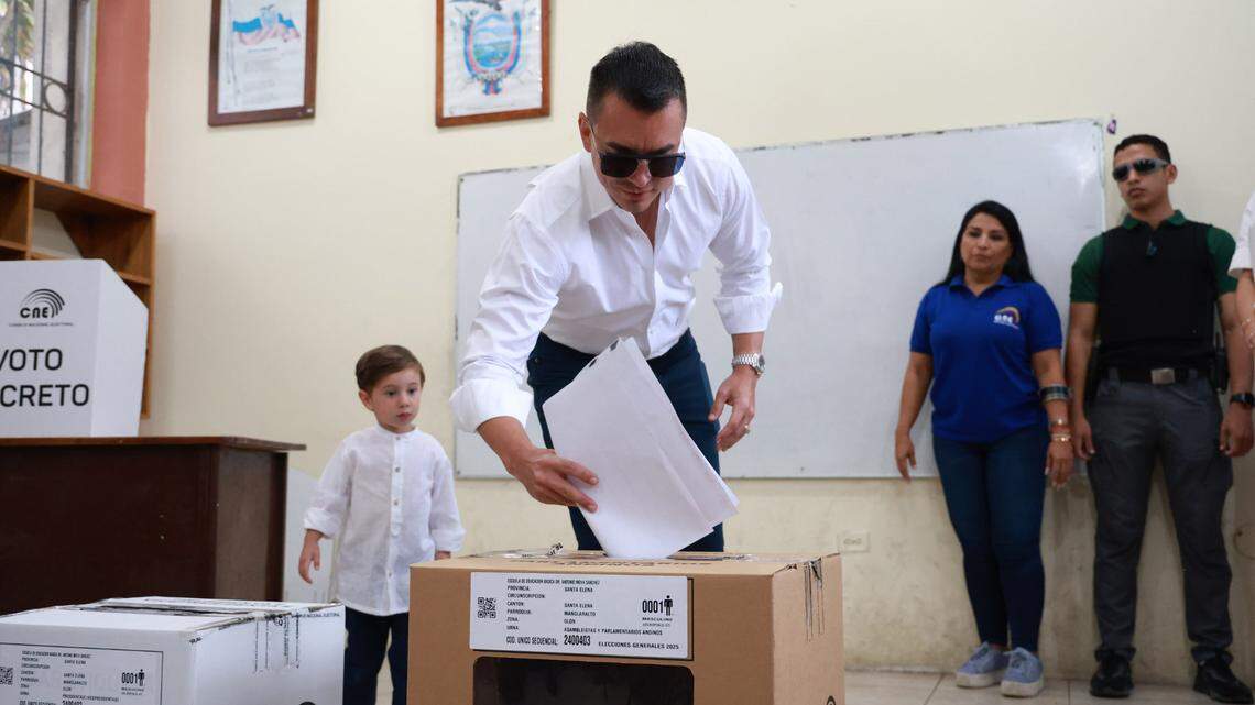 (250210) -- QUITO, Feb. 10, 2025 (Xinhua) -- Ecuadorian President Daniel Noboa casts his ballot in Olon, Santa Elena Province, in Ecuador on Feb. 9.