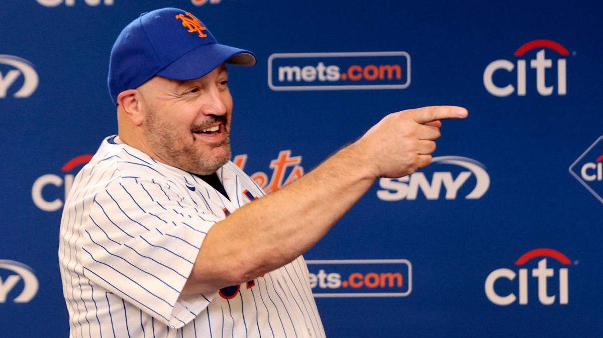 Actor Kevin James prepares to film a promotional video for the New York Mets prior to the game against the Baltimore Orioles at Citi Field on August 20, 2024, in New York City.