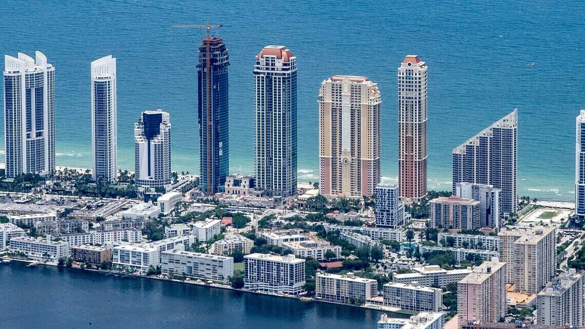 Dozens of Miami beachside buildings are ‘sinking’ + Kids get kicked off social media Jan. 1 + A ‘broken’ Florida childcare market