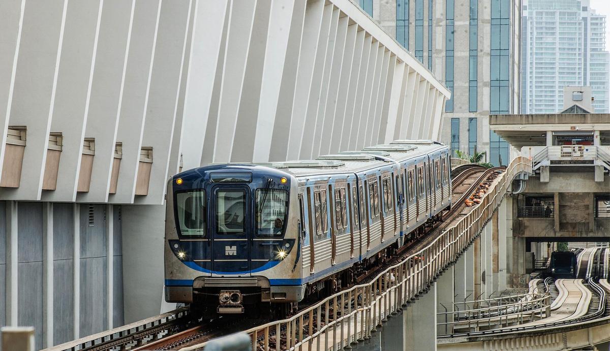 Metrorail will run Labor Day on a weekend schedule.