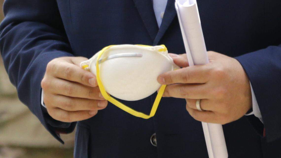 Bradenton considers mask ordinance for businesses. It focuses on signs, not fines