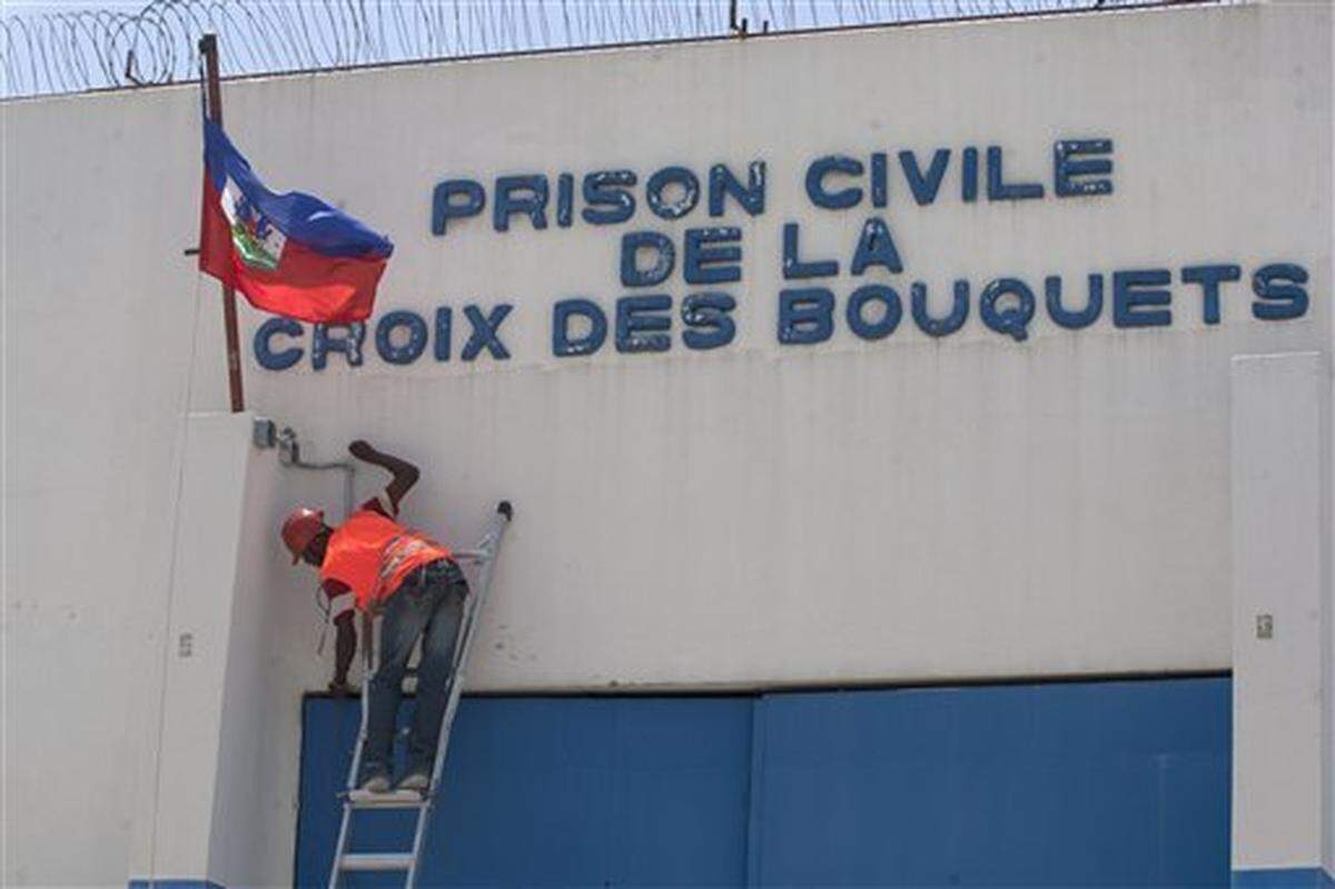 Haiti Prison Break
