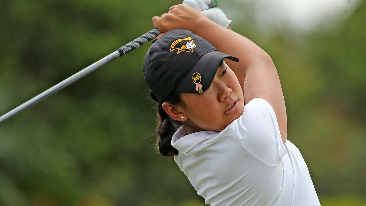 American Heritage golfer Alena Linah practices at the Lago Mar Country Club in Plantation, Florida, September 11, 2018.
