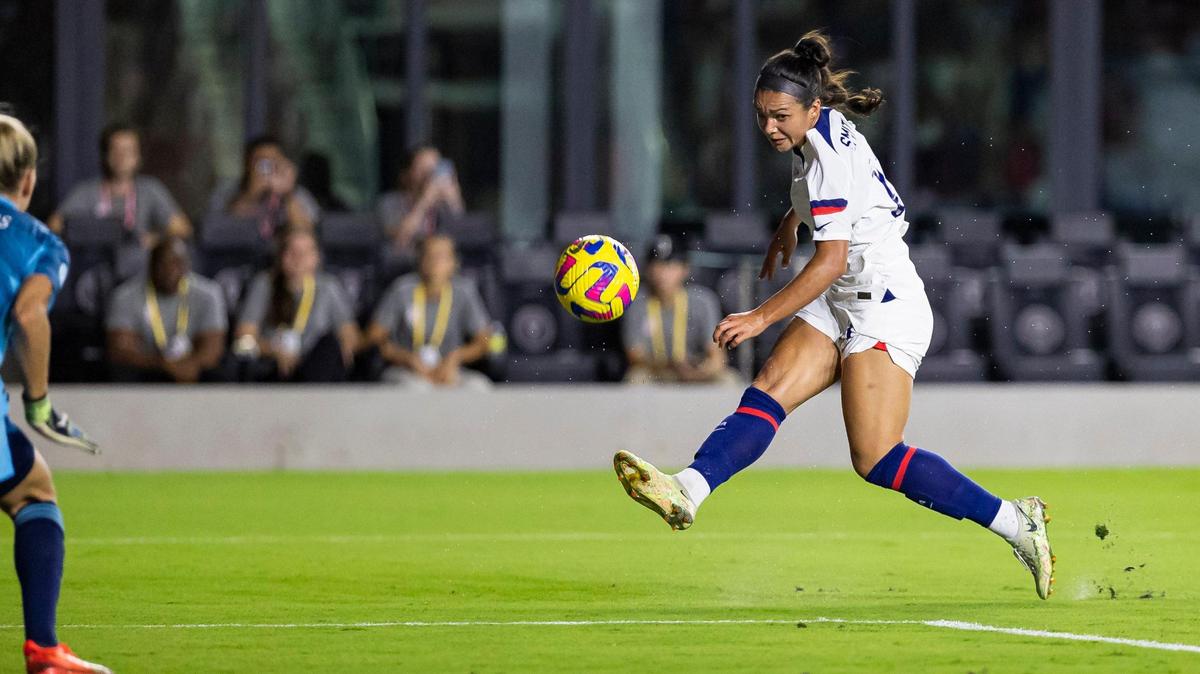 United States forward Sophia Smith (11) takes a shot toward Germany goalkeeper Merle Frohms (1) during the first half of an international friendly soccer match at DRV PNK Stadium on Thursday, Nov. 10, 2022, in Fort Lauderdale, Fla.