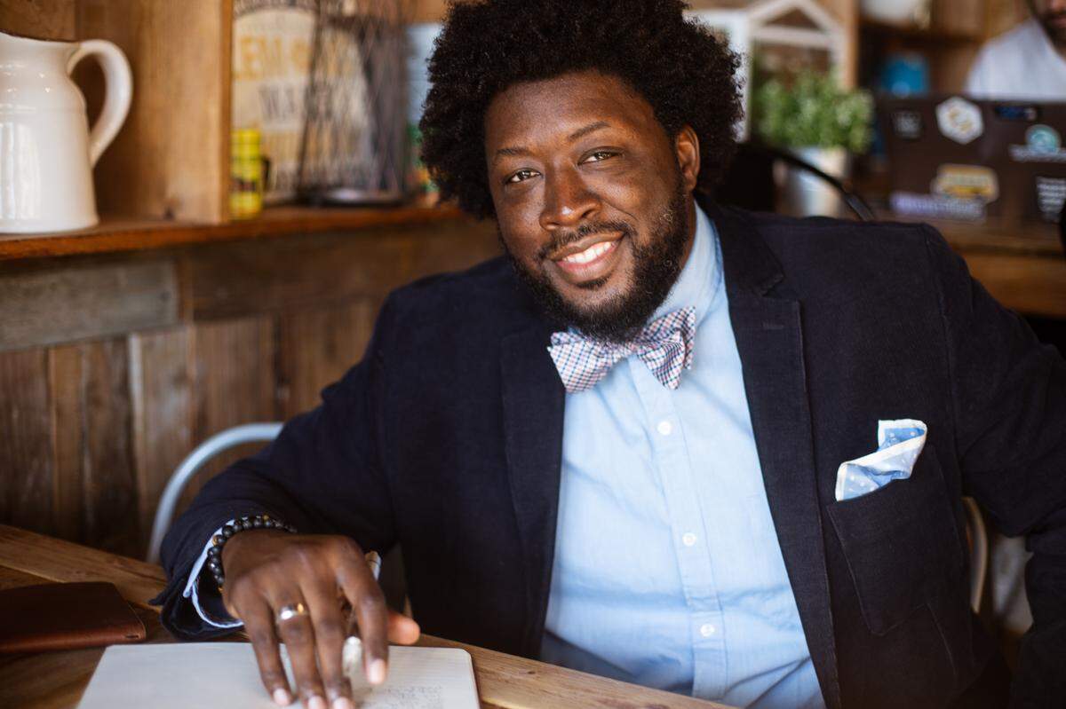 Darius V. Daughtry, founder and artistic director of Art Prevails Project, combines music, spoken word poetry and theater in “Reverie in Black.” 