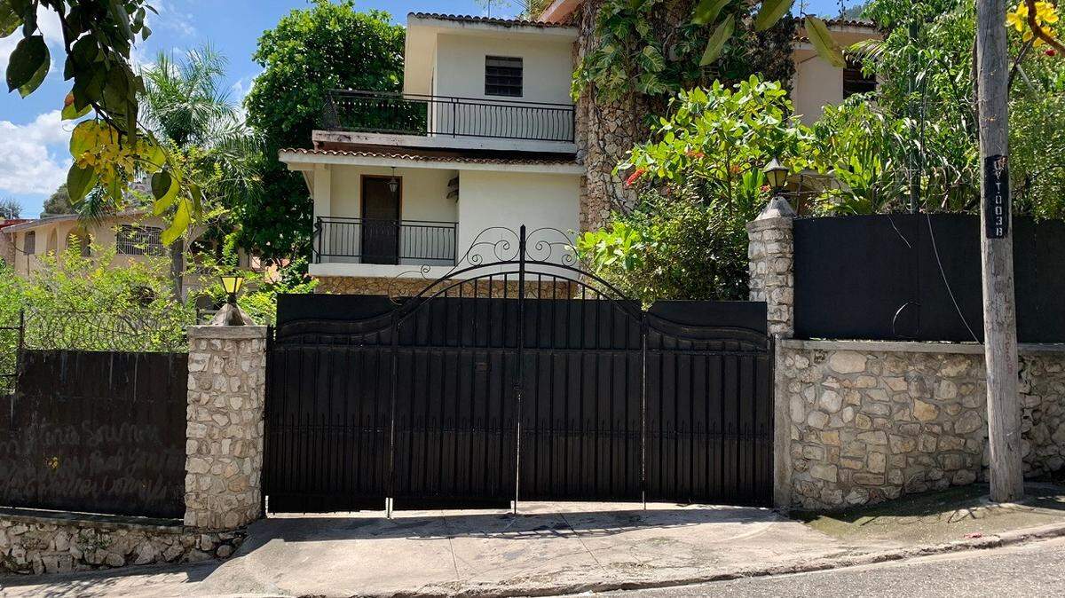 A house for sale in Juvenat, Petion-Ville, Haiti. It has been on the market for a year.