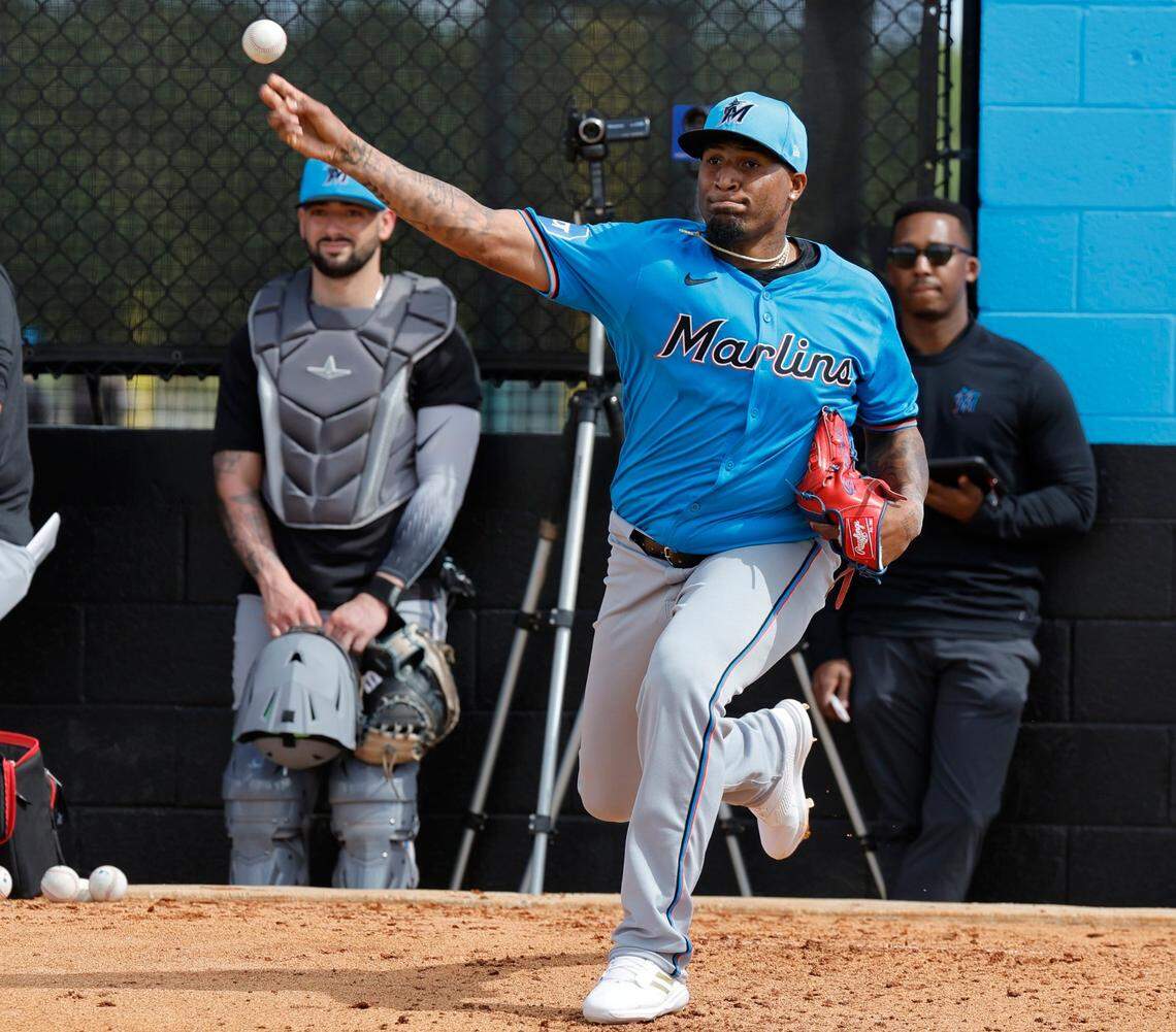 Miami Marlins Sixto Sanchez (45) pitches during Miami Marlins pitchers and catchers spring training workout at Roger Dean Chevrolet Stadium in Jupiter, Florida on Thursday, February 15, 2024.